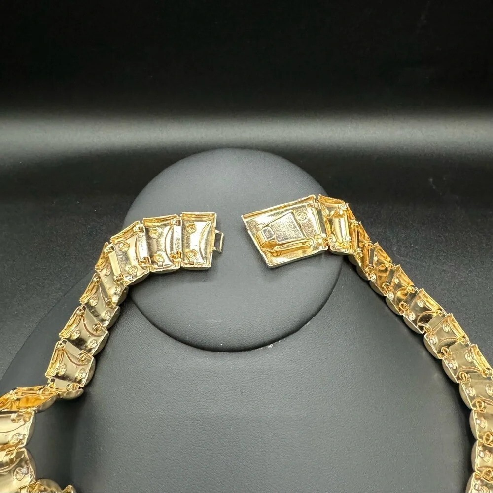 Striking Chunky Silver and Gold Tone Modern Collar Necklace and Earring Set - Picture 6 of 12